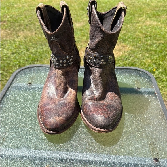 Frye Brown Leather Studded Boots size 7 - Picture 6 of 8